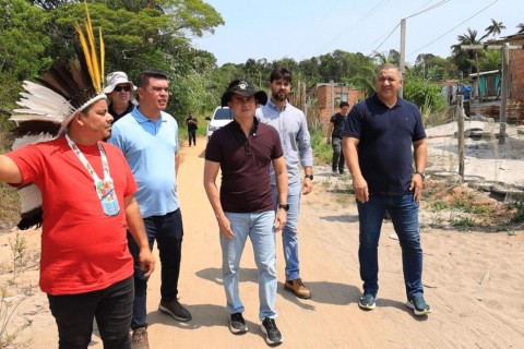 Prefeito David Almeida anuncia pavimentação de vias em comunidades do Tarumã-Açu na zona Oeste de Manaus