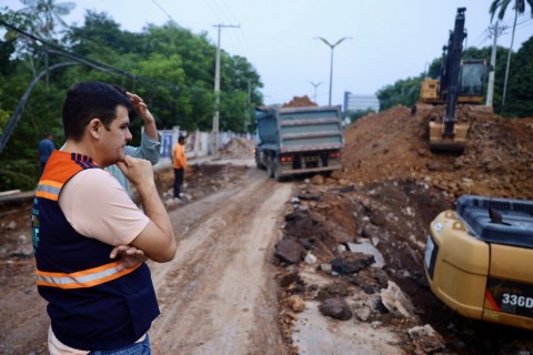 Obras da Prefeitura de Manaus para substituição de rede de drenagem são iniciadas na avenida Mário Ypiranga Monteiro