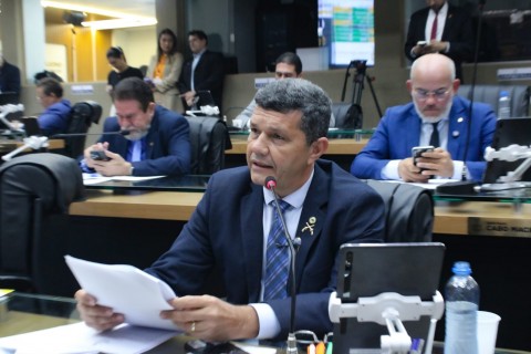 Assembleia Legislativa do Amazonas Promulga Leis sobre Segurança Hídrica e Educação Física nos Hospitais