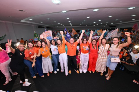 ‘Elas com David Almeida’: prefeito associa avanços de Manaus à dedicação das mulheres