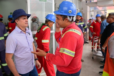 David Almeida visita Porto Chibatão e reforça compromisso em promover economia local