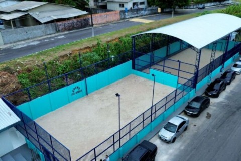 Prefeitura entrega arena Téo Borges revitalizada no bairro São Lázaro