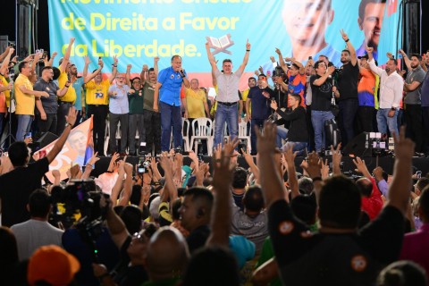 David Almeida recebe apoio de líderes do Movimento Cristão de Direita em encontro com mais de 18 mil cristãos