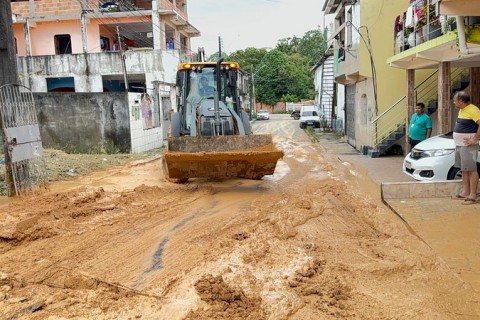 Chuvas fortes provocam 37 ocorrências em Manaus e mobilizam força-tarefa da prefeitura