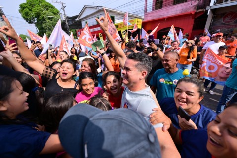 David Almeida dispara na liderança, podendo chegar a 59% dos votos válidos, revela pesquisa Projeta