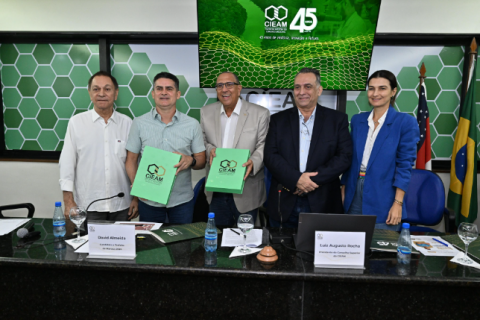 David Almeida assume compromissos para melhorar ambiente de negócios do Polo Industrial de Manaus