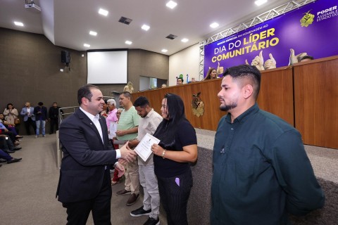 Aleam homenageia líderes comunitários em Sessão Especial