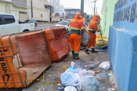 Prefeitura de Manaus intensifica serviços de limpeza e organização no centro histórico