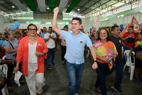 David Almeida desenvolve melhorias para terceira idade e apresenta plano para os próximos quatro anos em Manaus