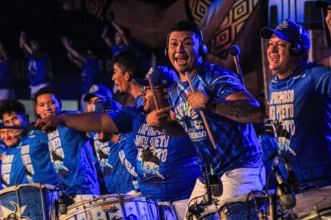 Bar do Boi Caprichoso reúne gerações em noite de cultura amazônica no Sambódromo