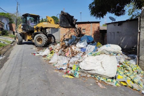 Prefeitura mantém cidade limpa com serviços diários de recolhimento de lixo