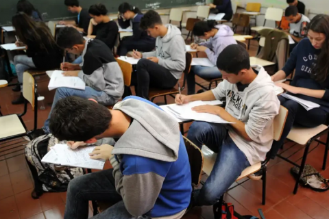 Norte e Nordeste enfrentam maior déficit de professores qualificados e os piores desempenhos no Enem