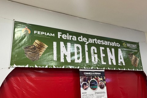 Feira do Empreendedor celebra Dia das Mães com artesanato indígena em shopping de Manaus