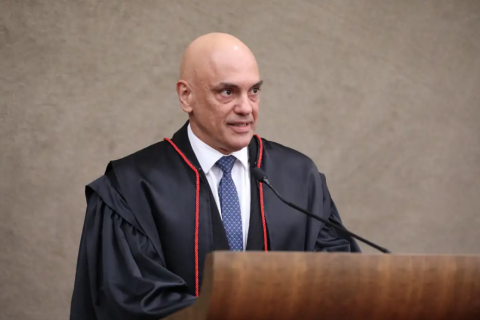 STF: Moraes Vota por 10 Anos de Prisão para Carla Zambelli