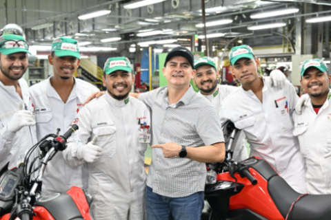 Em visita à Moto Honda, David Almeida reafirma compromisso em defender a ZFM