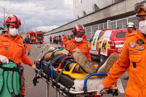 Bombeiros do Amazonas realizam simulado de salvamento veicular com 14 vítimas em Manaus